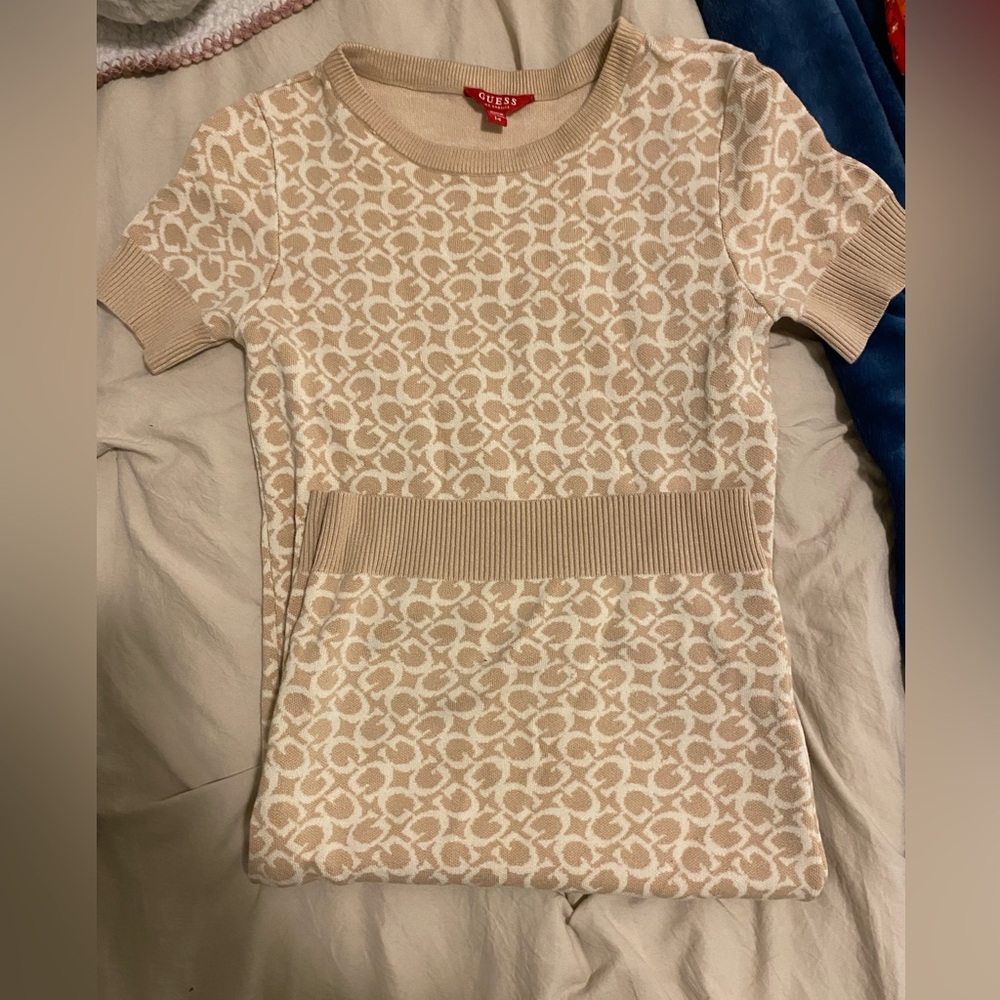 Guess Cream and Beige Patterned Knit Top